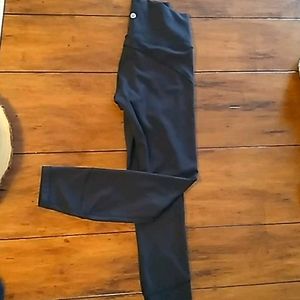 Lululemon leggin size 4